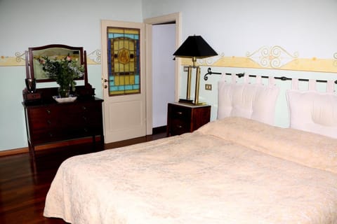 Premium bedding, free WiFi