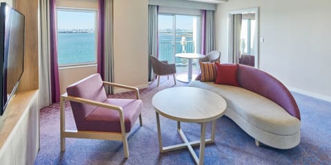 Deluxe Suite, Non Smoking, Sea View (No Guarantee to Enter the Theme Park) | Hypo-allergenic bedding, memory foam beds, in-room safe, desk