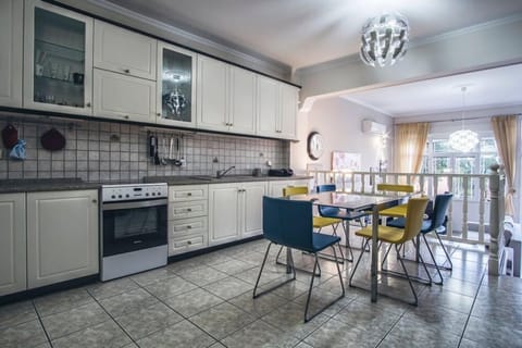 Luxury Apartment with Garden | Private kitchen | Full-size fridge, oven, stovetop, coffee/tea maker