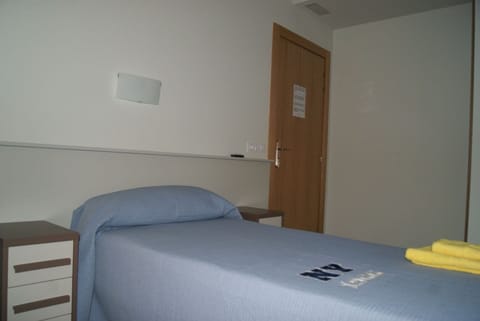 Single Room | Free WiFi, bed sheets