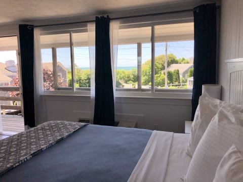 Room, 1 King Bed, Partial Ocean View | Beach/ocean view