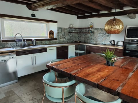 Superior House | Private kitchen | Fridge, microwave, oven, stovetop