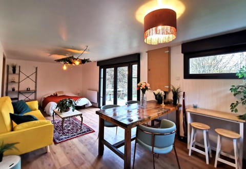 Superior House | 2 bedrooms, soundproofing, iron/ironing board, free WiFi