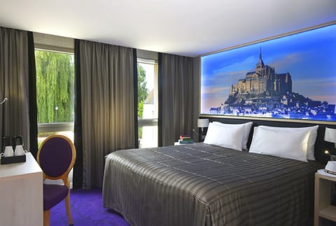 Double Room (Chambre Privilège) | In-room safe, individually decorated, individually furnished, desk