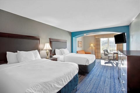 Deluxe Room, 2 Queen Beds, Non Smoking | Premium bedding, down comforters, pillowtop beds, desk