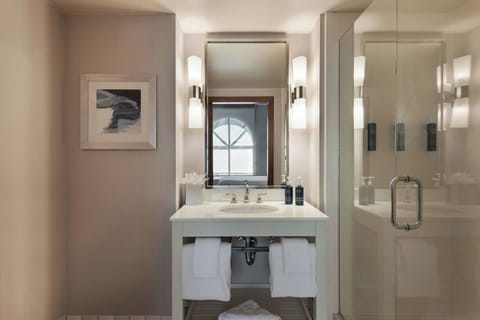 Suite, 1 King Bed with Sofa bed | Bathroom | Free toiletries, hair dryer, towels