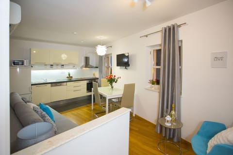 Deluxe Apartment, 1 Bedroom, Sea Facing | Private kitchen | Coffee/tea maker, electric kettle