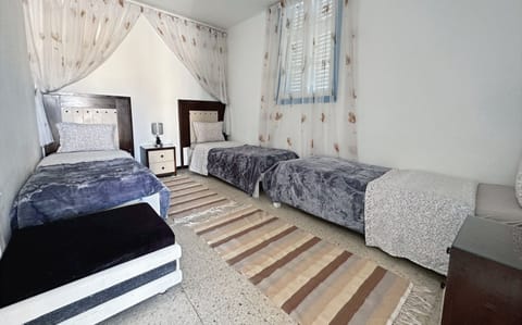 Standard Triple Room, Private Bathroom | Free WiFi, bed sheets