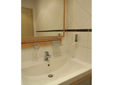 Family Room, Private Bathroom | Bathroom