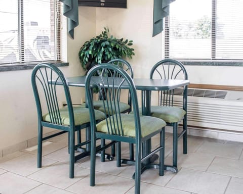 Free continental breakfast