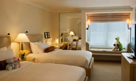 Deluxe Room, 2 Double Beds | Premium bedding, minibar, in-room safe, desk