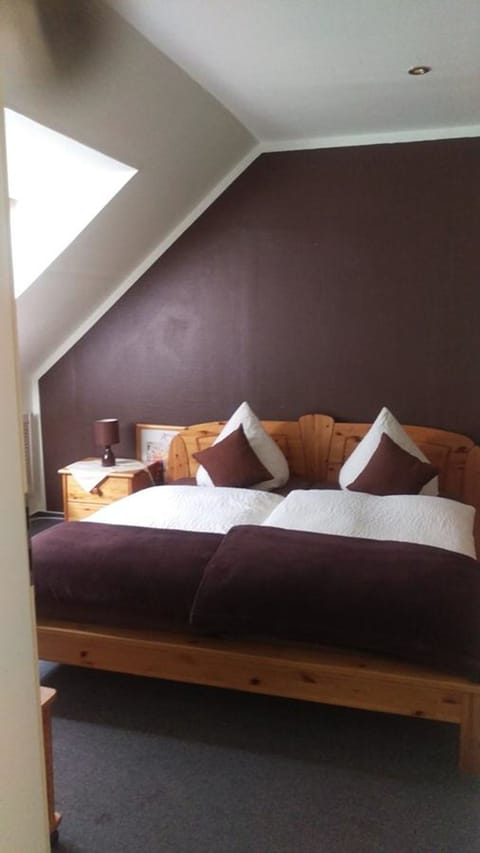 Double Room | Free WiFi, bed sheets