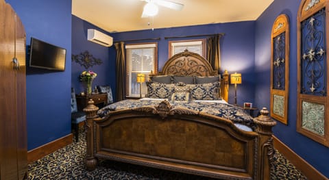 Sapphire Room - Standard Room (Adults 21+ Only) | Premium bedding, pillowtop beds, individually decorated