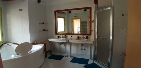 Suite, Terrace, Lake View (Suite Elena) | Ryokan dining