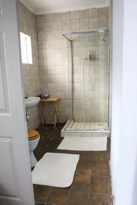 Single Room, Private Bathroom | Bathroom shower