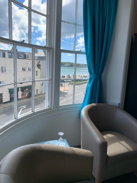 Double Room, 1 Double Bed, Sea View | Iron/ironing board, free WiFi, bed sheets