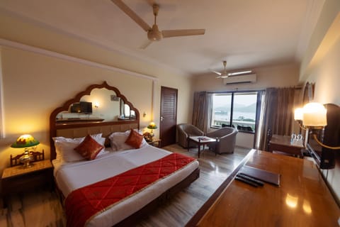 Deluxe Lake Facing Room | In-room safe, free WiFi