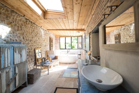 Cottage (Orangerie) | Bathroom | Combined shower/tub, deep soaking tub, hydromassage showerhead