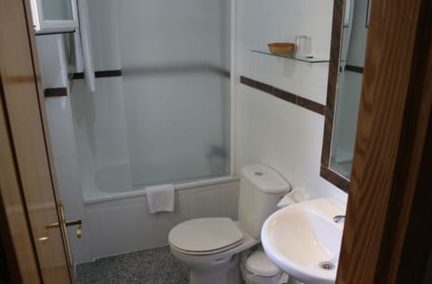 Double or Twin Room | Bathroom | Combined shower/tub, deep soaking tub, free toiletries, hair dryer