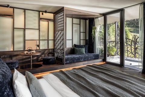 SOULFUL SUITE DEEP RECREATION | Minibar, in-room safe, desk, soundproofing