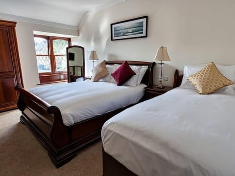 Superior Double or Twin Room, Ensuite | In-room safe, free WiFi, bed sheets