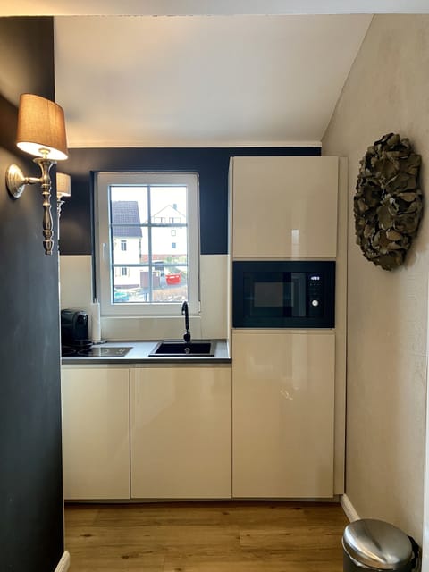 Standard Studio, 1 Double Bed, Fireplace, Garden View | Private kitchen | Espresso maker, electric kettle