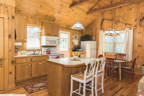 Deerfield Cottage | Private kitchen | Fridge, microwave, oven, stovetop