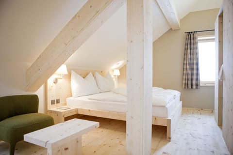 Double Room, Valley View (Roseg) | Premium bedding, in-room safe, soundproofing, free WiFi