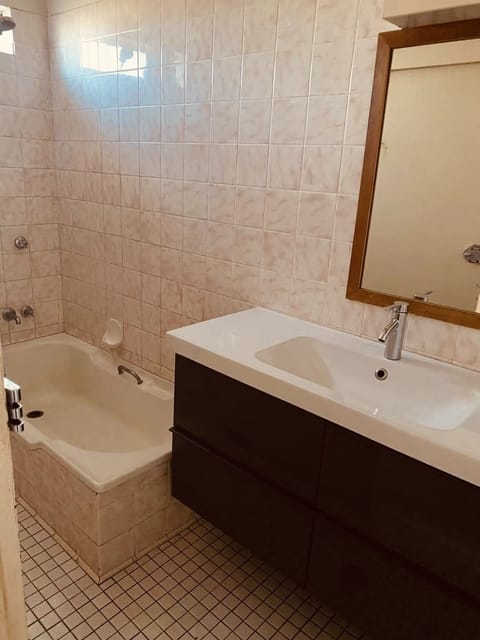 2 Bedroom Suite | Bathroom | Hair dryer, towels