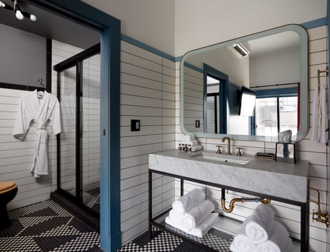 Queen Suite | Bathroom | Shower, designer toiletries, hair dryer, bathrobes