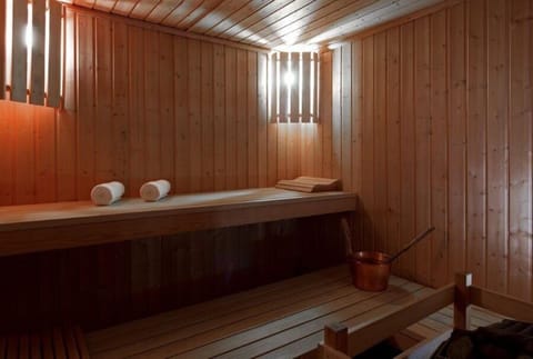 Sauna, steam room