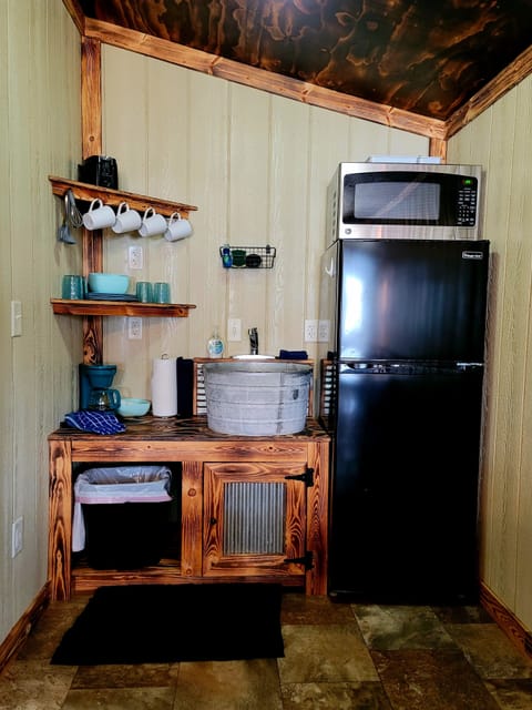 Classic Cabin | Private kitchen | Full-size fridge, microwave, coffee/tea maker, toaster