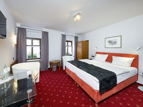 Comfort Double Room | Desk, free cribs/infant beds, free WiFi, bed sheets