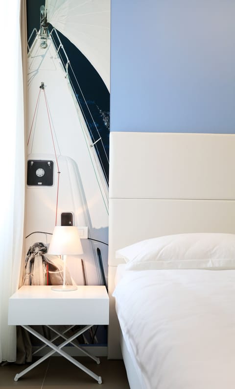 Standard Double Room | In-room safe, desk, free cribs/infant beds, free WiFi