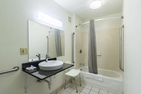 Standard Room, 2 Double Beds, Accessible, Non Smoking | Accessible bathroom