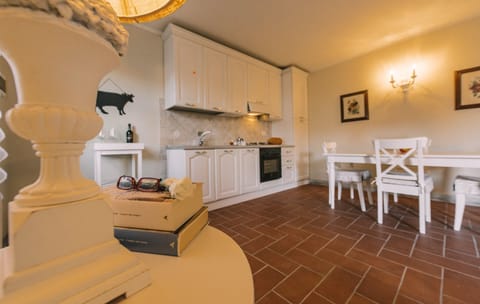 Duplex, 2 Bedrooms (Appartamento 4) | Private kitchenette | Fridge, oven, stovetop, coffee/tea maker