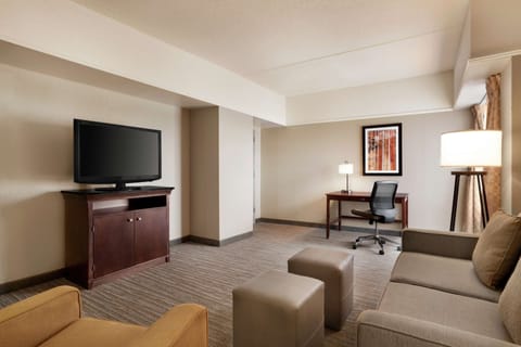 Suite, 1 King Bed, Corner | Premium bedding, pillowtop beds, in-room safe, individually furnished