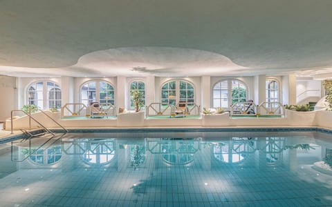 2 indoor pools