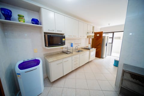 Family Apartment | Private kitchen | Fridge, microwave