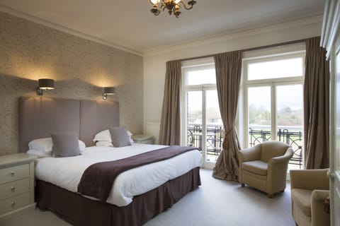 Superior Double Room, River View | Individually decorated, individually furnished, free WiFi, bed sheets