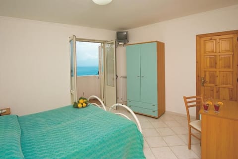 Standard Room, Sea View | Bed sheets