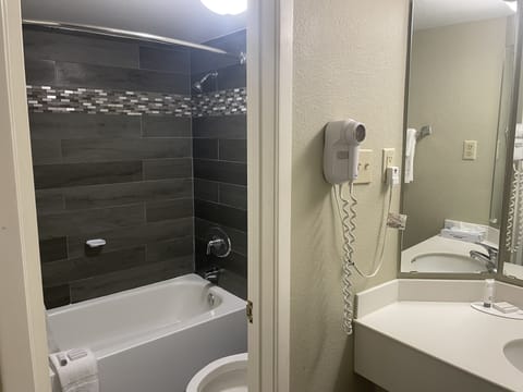 Bathtub, deep soaking tub, free toiletries, hair dryer