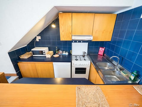 Apartment, 2 Bedrooms | Private kitchen | Full-size fridge, microwave, oven, stovetop
