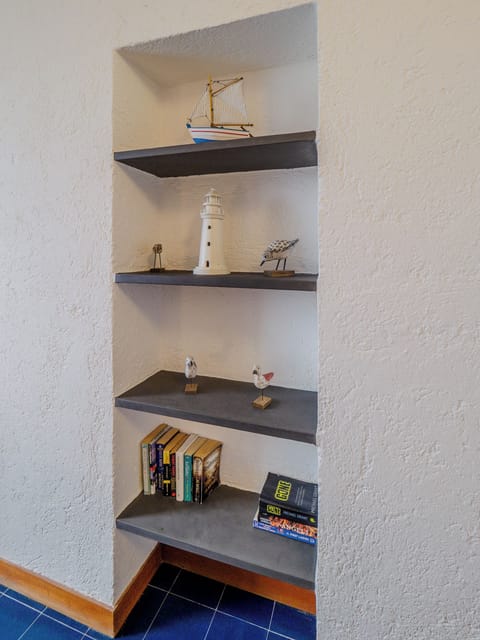 Apartment, 2 Bedrooms | 3 bedrooms, cribs/infant beds, free WiFi, bed sheets