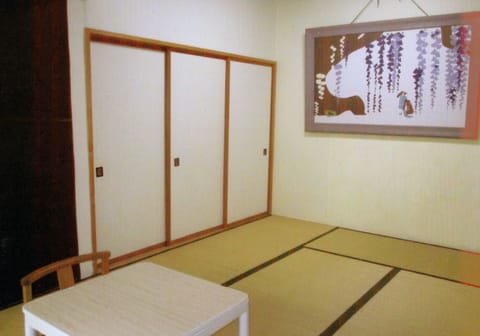 Japanese Style Room | Free WiFi