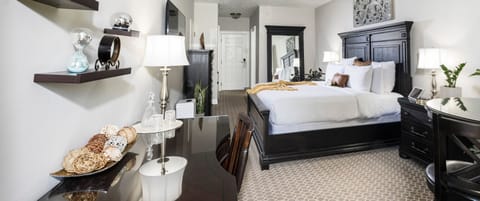 Room, 1 King Bed, Golf View | Egyptian cotton sheets, premium bedding, pillowtop beds