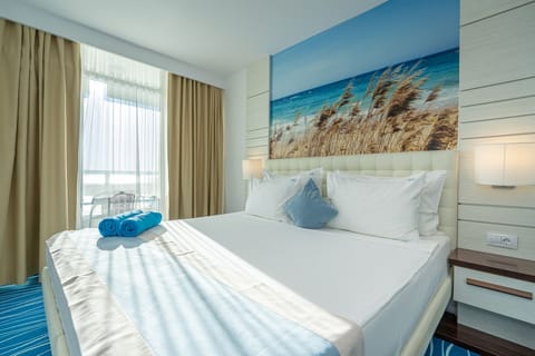 Standard Double Room, 1 King Bed, Sea View | Minibar, in-room safe, soundproofing, free WiFi