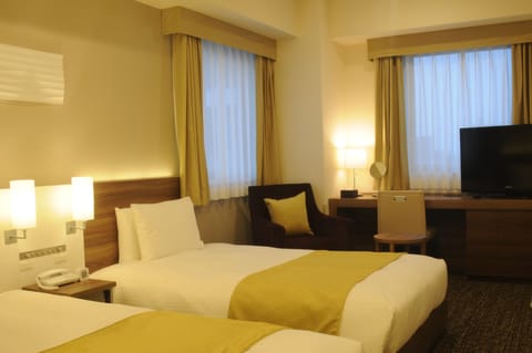 In-room safe, soundproofing, free WiFi, bed sheets