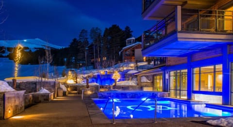 2 indoor pools, 2 outdoor pools, open 10:00 AM to 10:00 PM, sun loungers