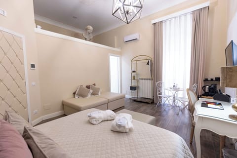 Deluxe Double Room | Premium bedding, minibar, in-room safe, individually decorated